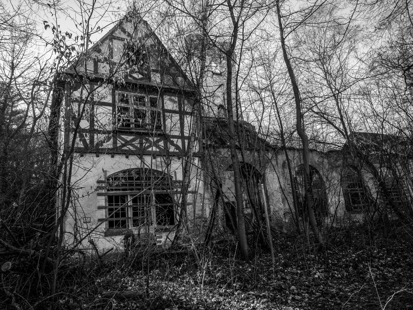 Lost Places - Hotel Zur Waldburg #01 | © wolfgang röser | worobo